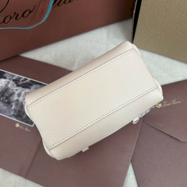 Loro Piana Women's Extra Toiletry Small Bag / Stone