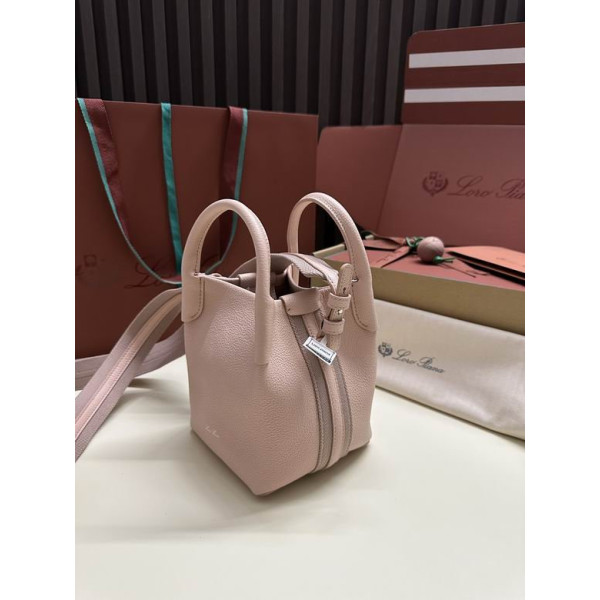 Loro Piana Women's Bale M/i Bucket Bag / Light P/k