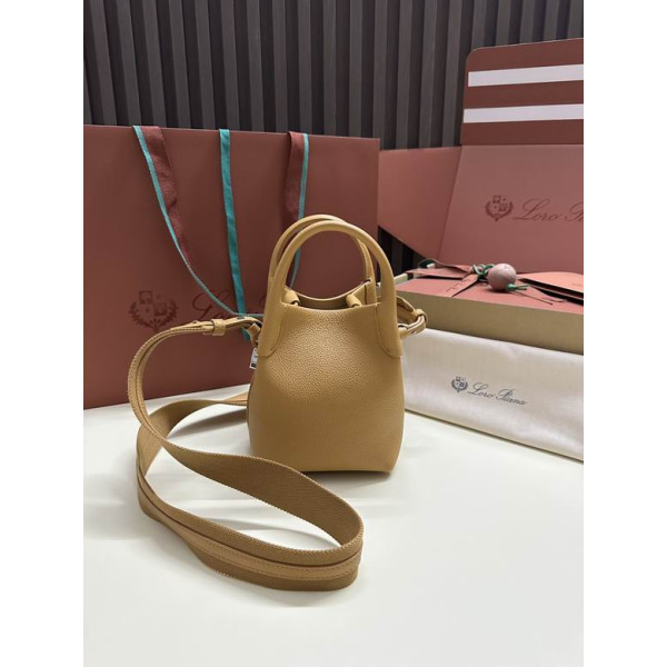 Loro Piana Women's Bale M/i Bucket Bag / Cream-Yellow