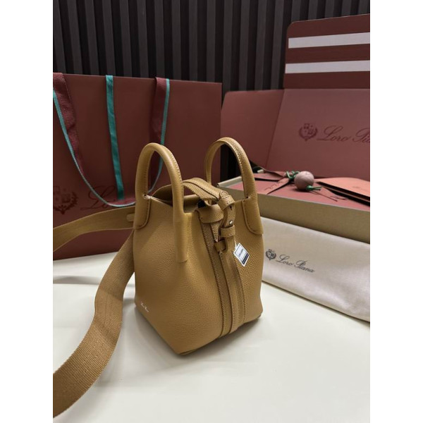 Loro Piana Women's Bale M/i Bucket Bag / Cream-Yellow