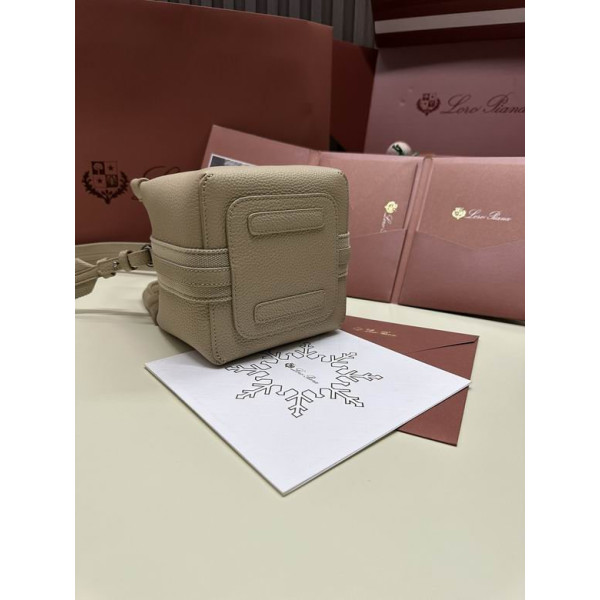 Loro Piana Women's Bale M/i Bucket Bag / Light Beige