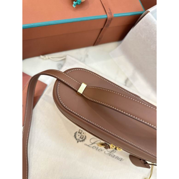 Loro Piana Women's Extra Pocket Bag / Natural/Caramel