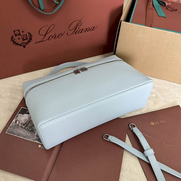 Loro Piana Women's Extra Pocket Bag / Light Blue