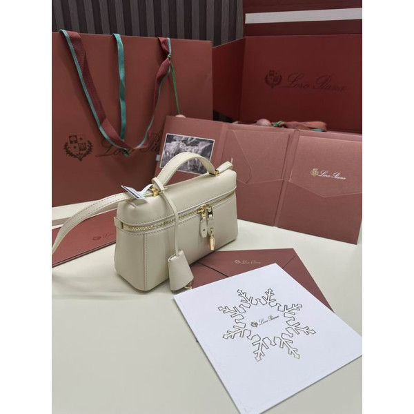 Loro Piana Women's Extra Small Bag / Off-White