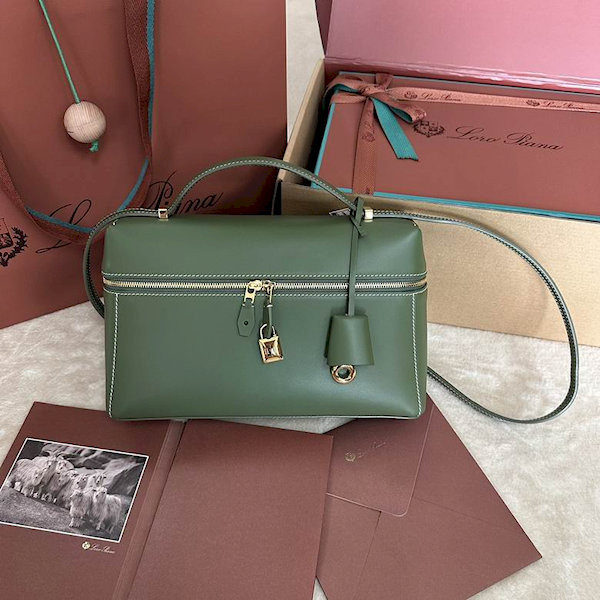Loro Piana Women's Extra Bag / Olive Green