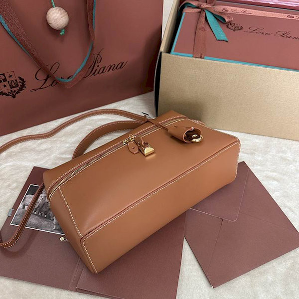 Loro Piana Women's Extra Bag / Warm Brown