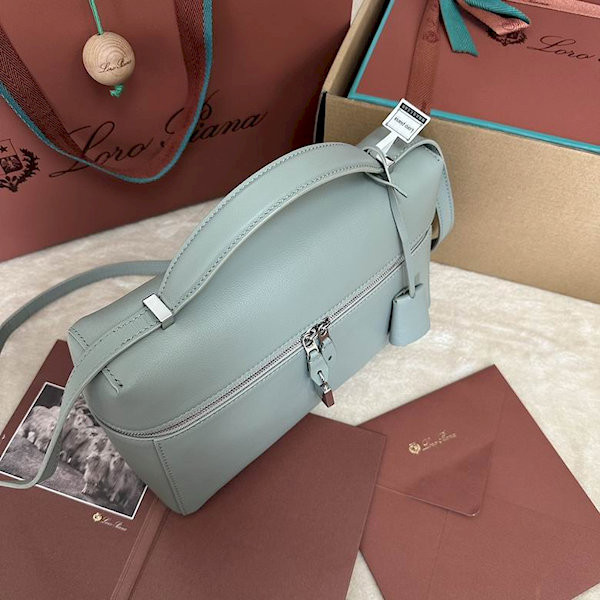 Loro Piana Women's Extra Pocket Bag / Eucalyptus
