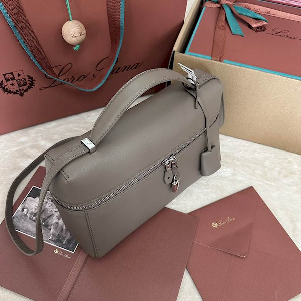 Loro Piana Women's Extra Pocket Bag / Regolith