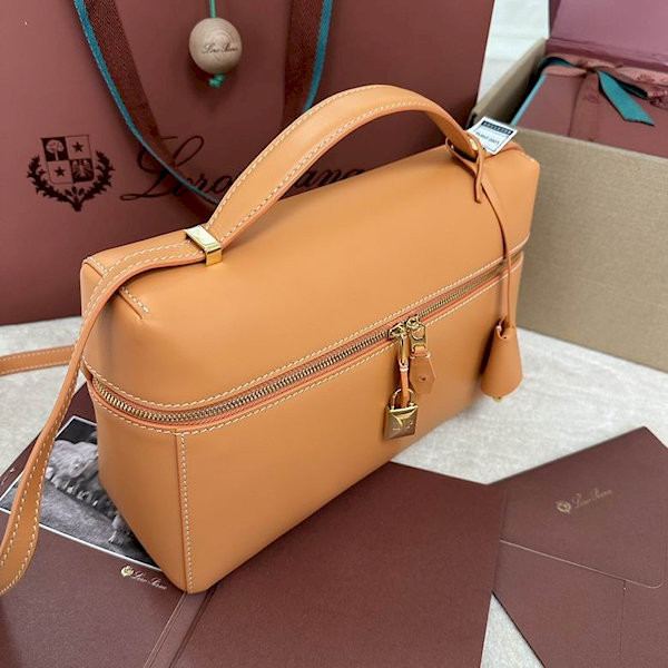 Loro Piana Women's Extra Pocket Bag / Tan