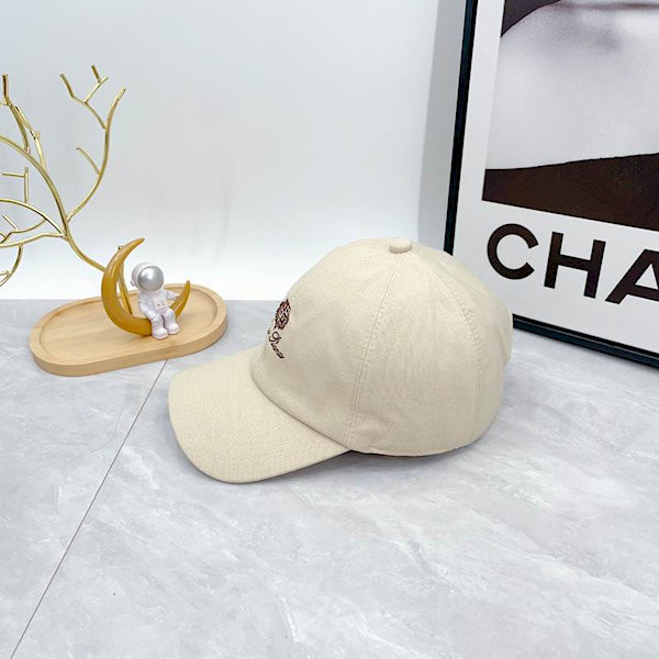 Loro Piana Baseball Cap with Elasticated back Cashmere Storm System in beige and brown