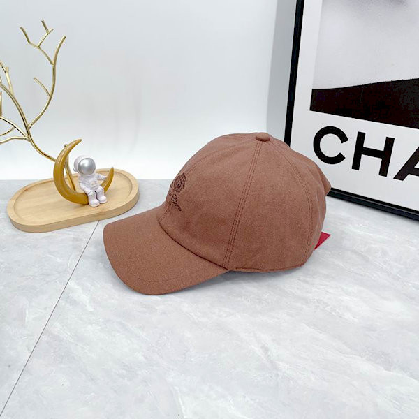 Loro Piana Baseball Cap with Elasticated back Cashmere Storm System in caramel brown