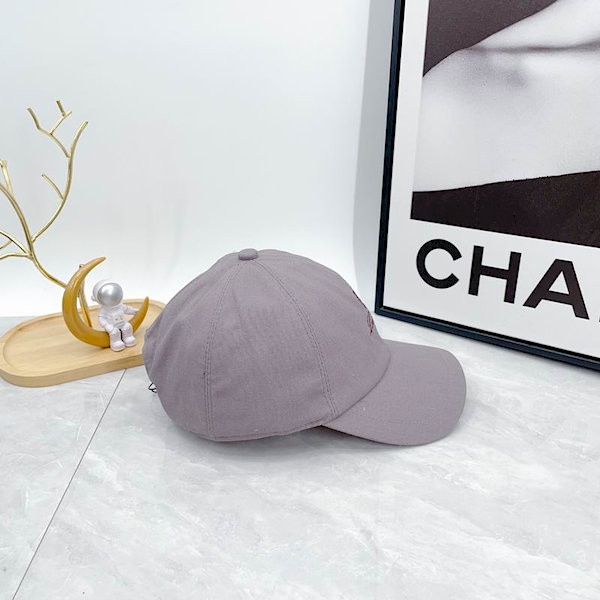 Loro Piana Baseball Cap with Elasticated back Cashmere Storm System in purple and brown