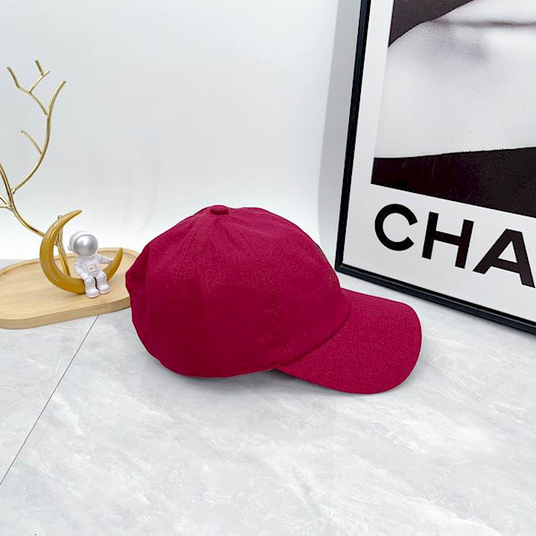 Loro Piana Baseball Cap with Elasticated back Cashmere Storm System in red and brown