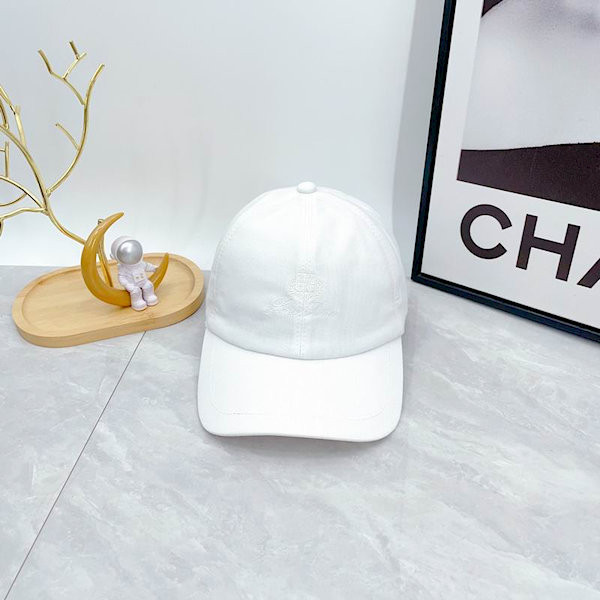 Loro Piana Baseball Cap with Elasticated back Cashmere Storm System in white