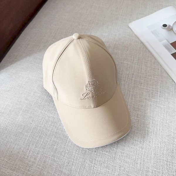 Loro Piana Baseball Cap with Elasticated back Microfibre Storm System in beige