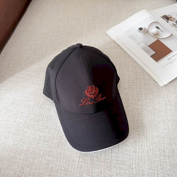Loro Piana Baseball Cap with Elasticated back Microfibre Storm System in black and red brown