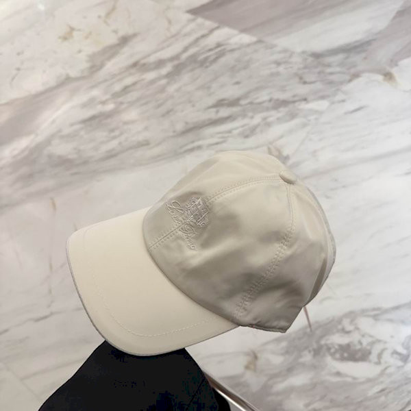 Loro Piana Baseball Cap with Elasticated back Microfibre Storm System in light beige