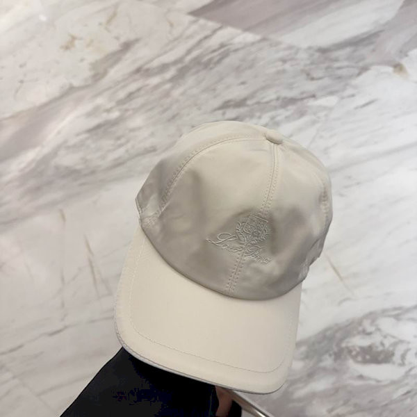 Loro Piana Baseball Cap with Elasticated back Microfibre Storm System in light beige