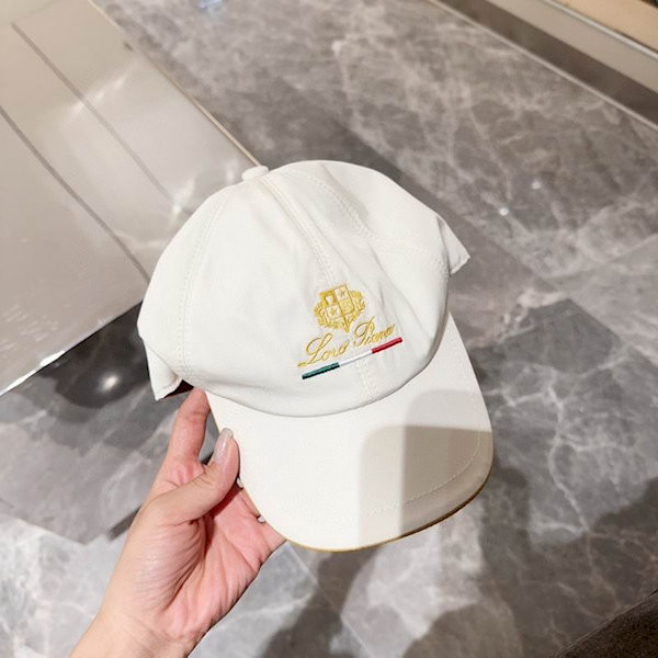 Loro Piana Baseball Cap with Elasticated back Microfibre Storm System in light beige and yellow