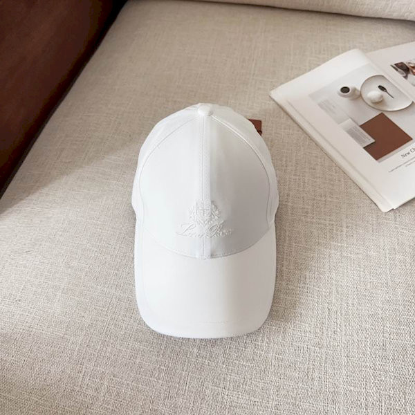 Loro Piana Baseball Cap with Elasticated back Microfibre Storm System in white