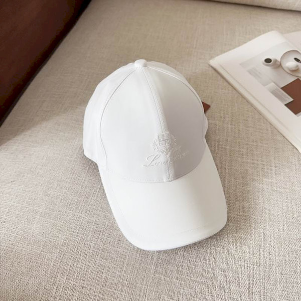 Loro Piana Baseball Cap with Elasticated back Microfibre Storm System in white