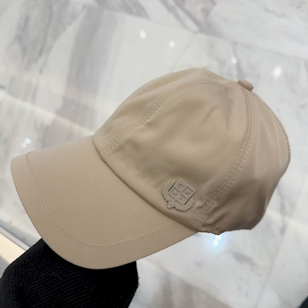 Loro Piana Baseball Cap with Elasticated back Storm System in beige deals