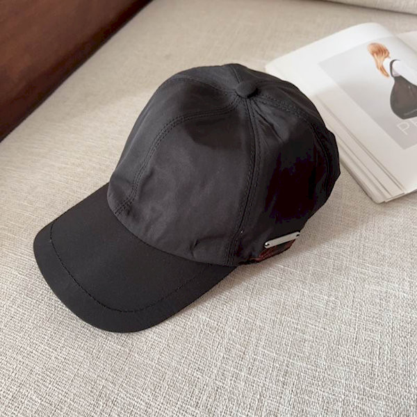 Loro Piana Baseball Cap with Elasticated back Storm System in navy blue for shop