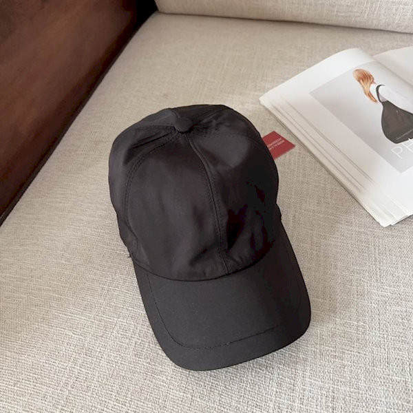 Loro Piana Baseball Cap with Elasticated back Storm System in navy blue for shop