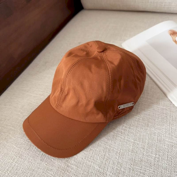 Loro Piana Baseball Cap with Elasticated back Storm System in caramel brown