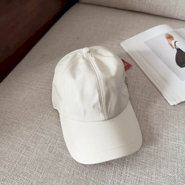 Loro Piana Baseball Cap with Elasticated back Storm System in white