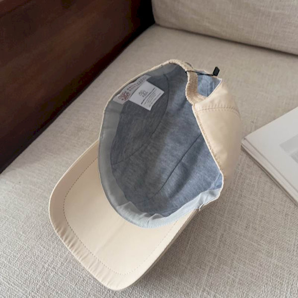 Loro Piana Baseball Cap with Elasticated back with Storm System in beige and red
