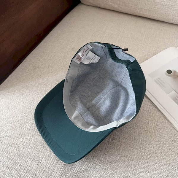 Loro Piana Baseball Cap with Elasticated back with Storm System in dark green and red