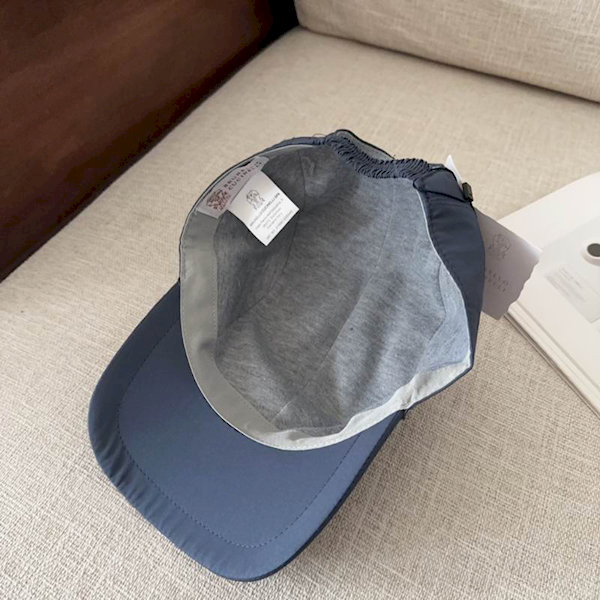 Loro Piana Baseball Cap with Elasticated back with Storm System in navy blue and red