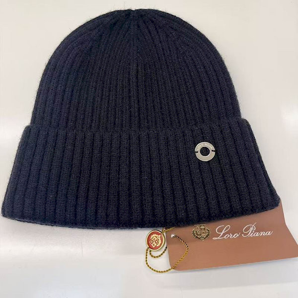 Loro Piana Men's / Women's Berretto Rougemont Beanie in black