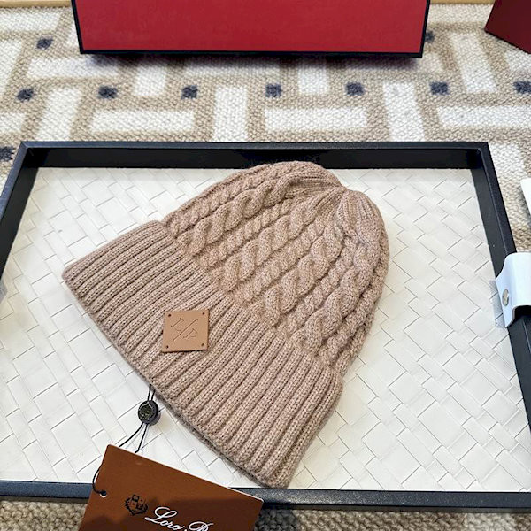 Loro Piana Men's / Women's Cable Knit Cashmere Beanie in camel