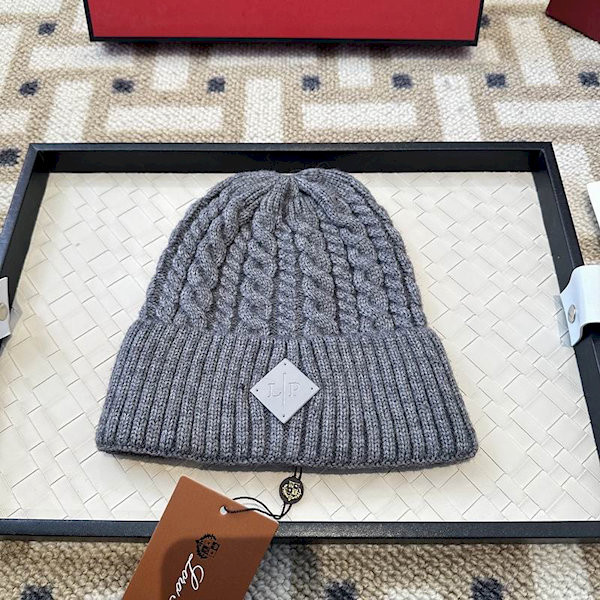 Loro Piana Men's / Women's Cable Knit Cashmere Beanie in gray