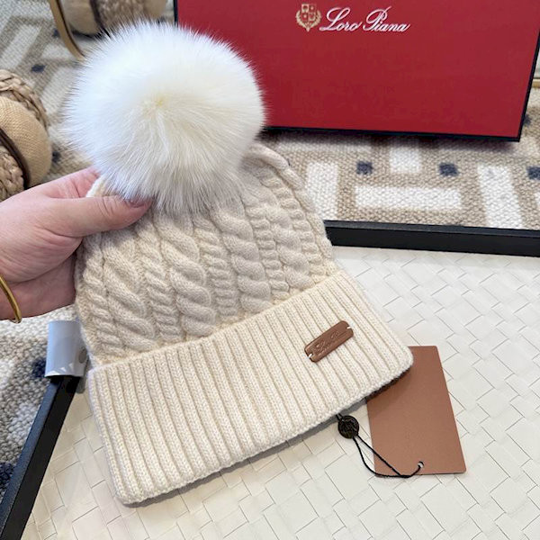 Loro Piana Men's / Women's Cable Knit Cashmere Beanie with Pom-Pom in beige