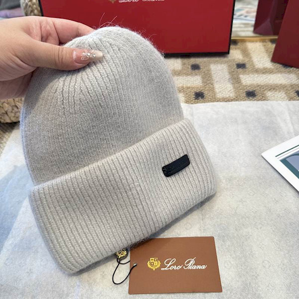 Loro Piana Men's / Women's Cashmere Beanie with Storm System in light gray