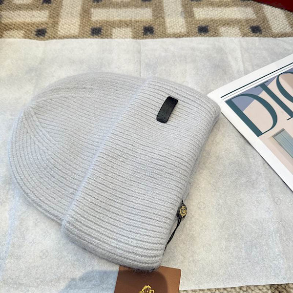 Loro Piana Men's / Women's Cashmere Beanie with Storm System in light gray