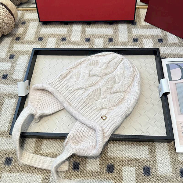 Loro Piana Men's / Women's Cuffed Wool Beanie in beige