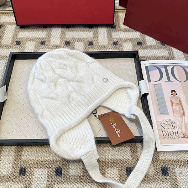 Loro Piana Men's / Women's Cuffed Wool Beanie in white