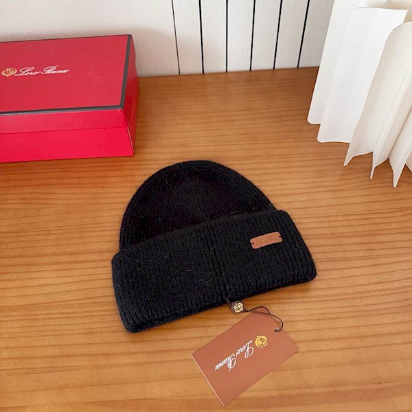 Loro Piana Men's / Women's Fine Rib Knit Blend Beanie with Logo Tag in black