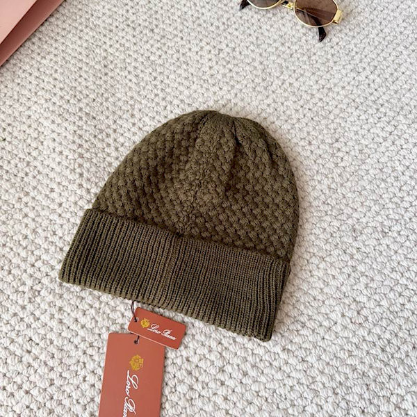 Loro Piana Men's / Women's Jungfrau Baby Cashmere Beanie in army green