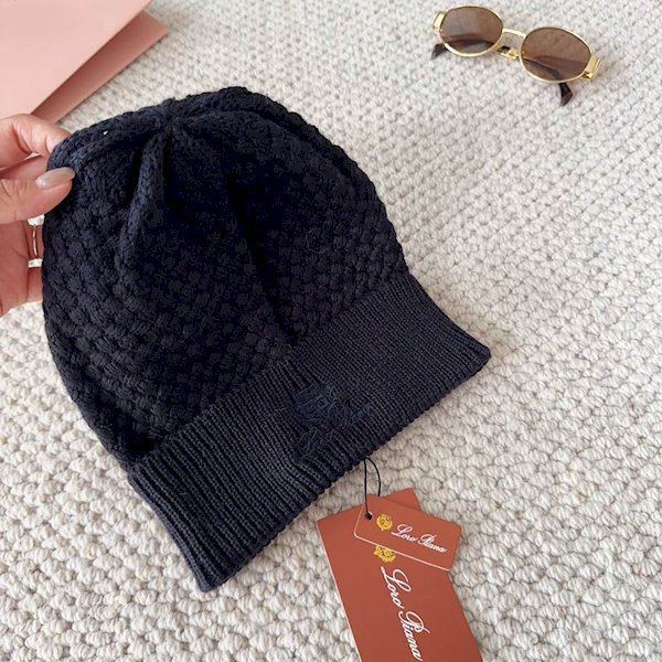 Loro Piana Men's / Women's Jungfrau Baby Cashmere Beanie in black