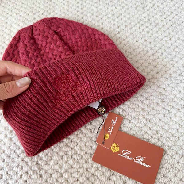 Loro Piana Men's / Women's Jungfrau Baby Cashmere Beanie in burgundy