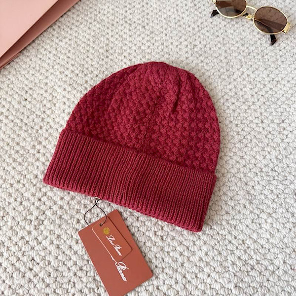 Loro Piana Men's / Women's Jungfrau Baby Cashmere Beanie in burgundy