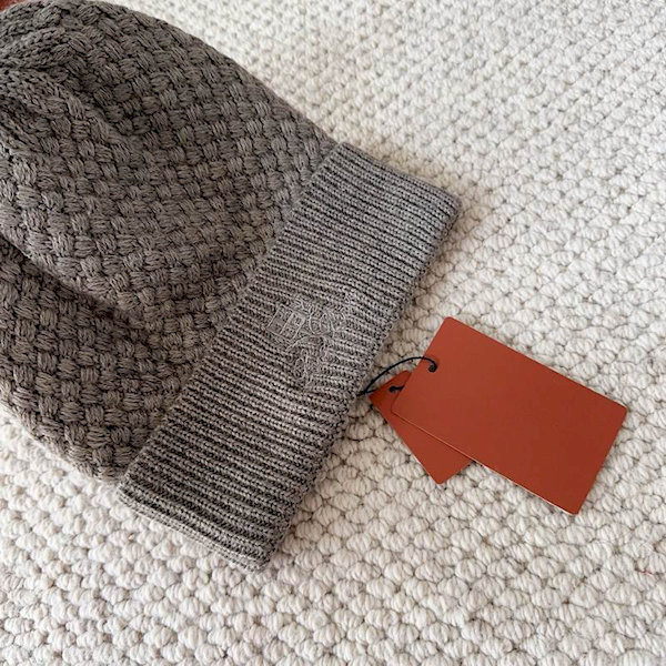 Loro Piana Men's / Women's Jungfrau Baby Cashmere Beanie in dark gray