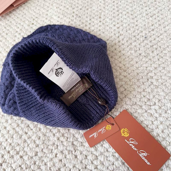 Loro Piana Men's / Women's Jungfrau Baby Cashmere Beanie in navy blue