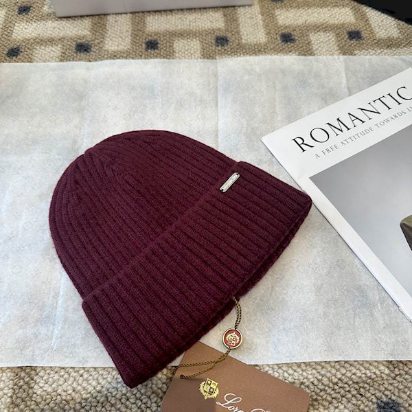 Loro Piana Men's / Women's Ribbed Cashmere Beanie in burgundy