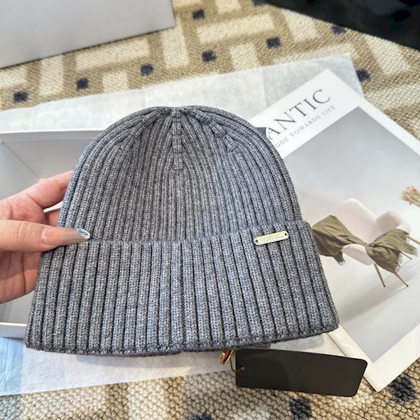 Loro Piana Men's / Women's Ribbed Cashmere Beanie in gray